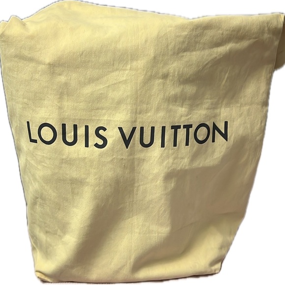Authentic Large Bucket Shoulder Bag Louis Vuitton. - Picture 11 of 11